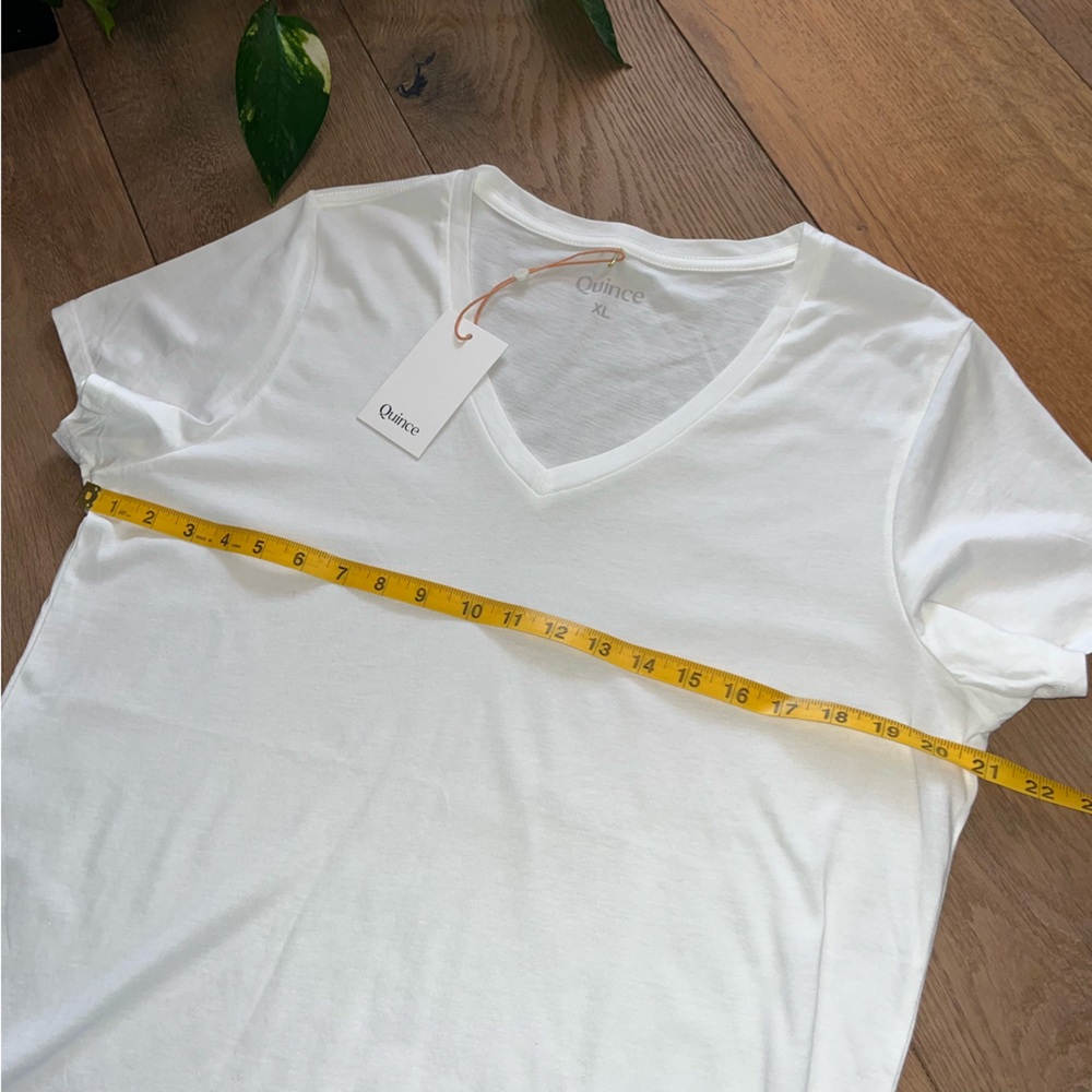 Quince NWT Women’s Cotton Modal V Neck Tee white XL - Picture 5 of 9